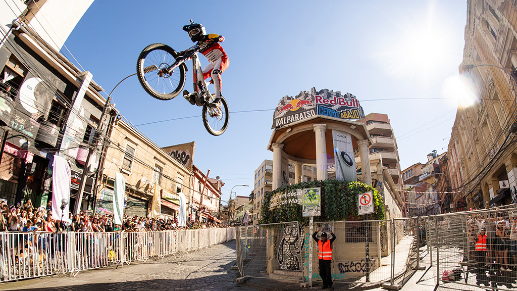 Red Bull Cerro Abajo Valparaíso 2026: Holguín domina, brasileiros brilham mas Roger Vieira frustra sonho do título